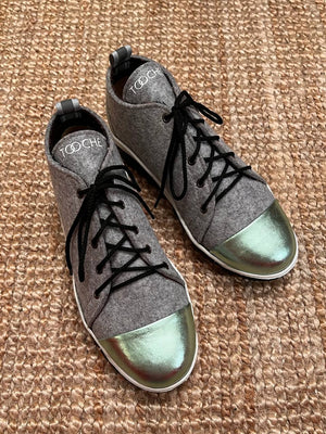 STONE sneakers – size 39