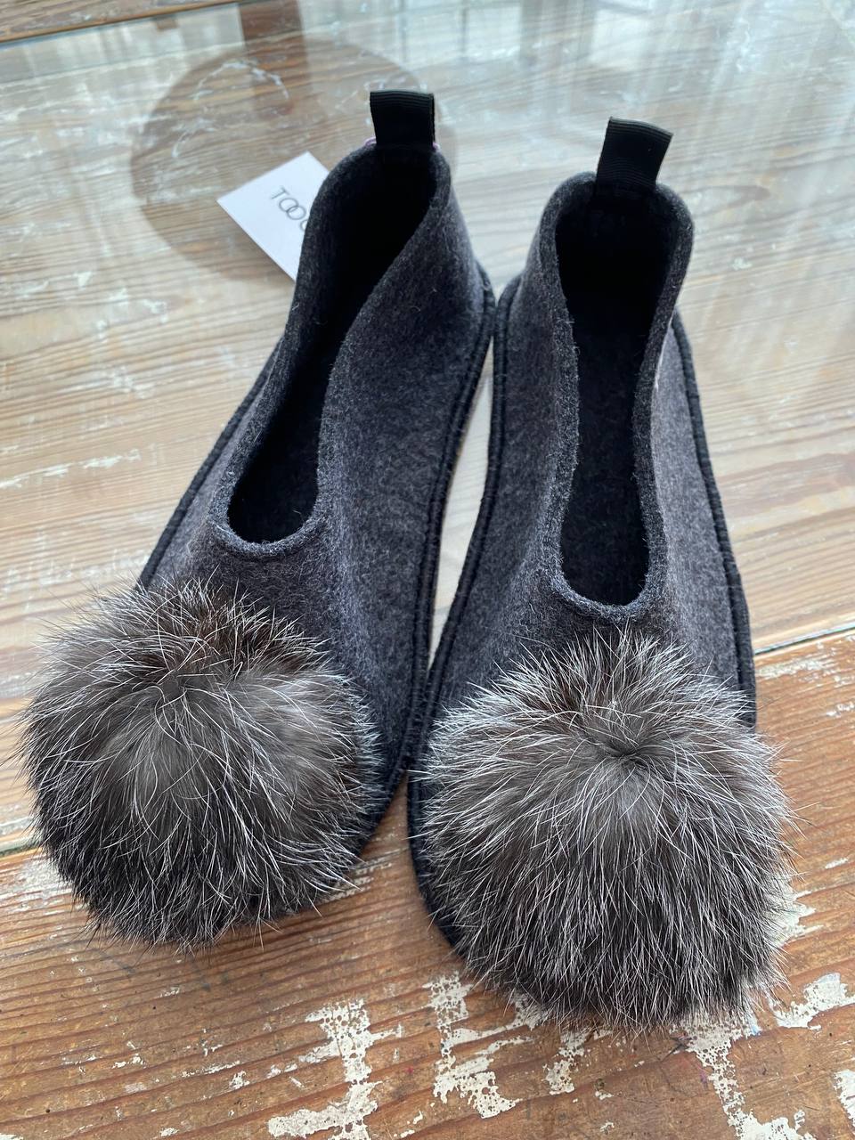 BLACK CLOUD slippers