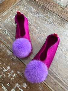 FUCHSIA POMPOM slippers