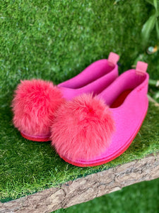 CORAL POMPOM slippers