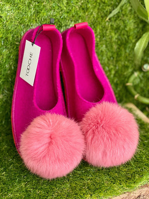 FUCHSIA POMPOM slippers
